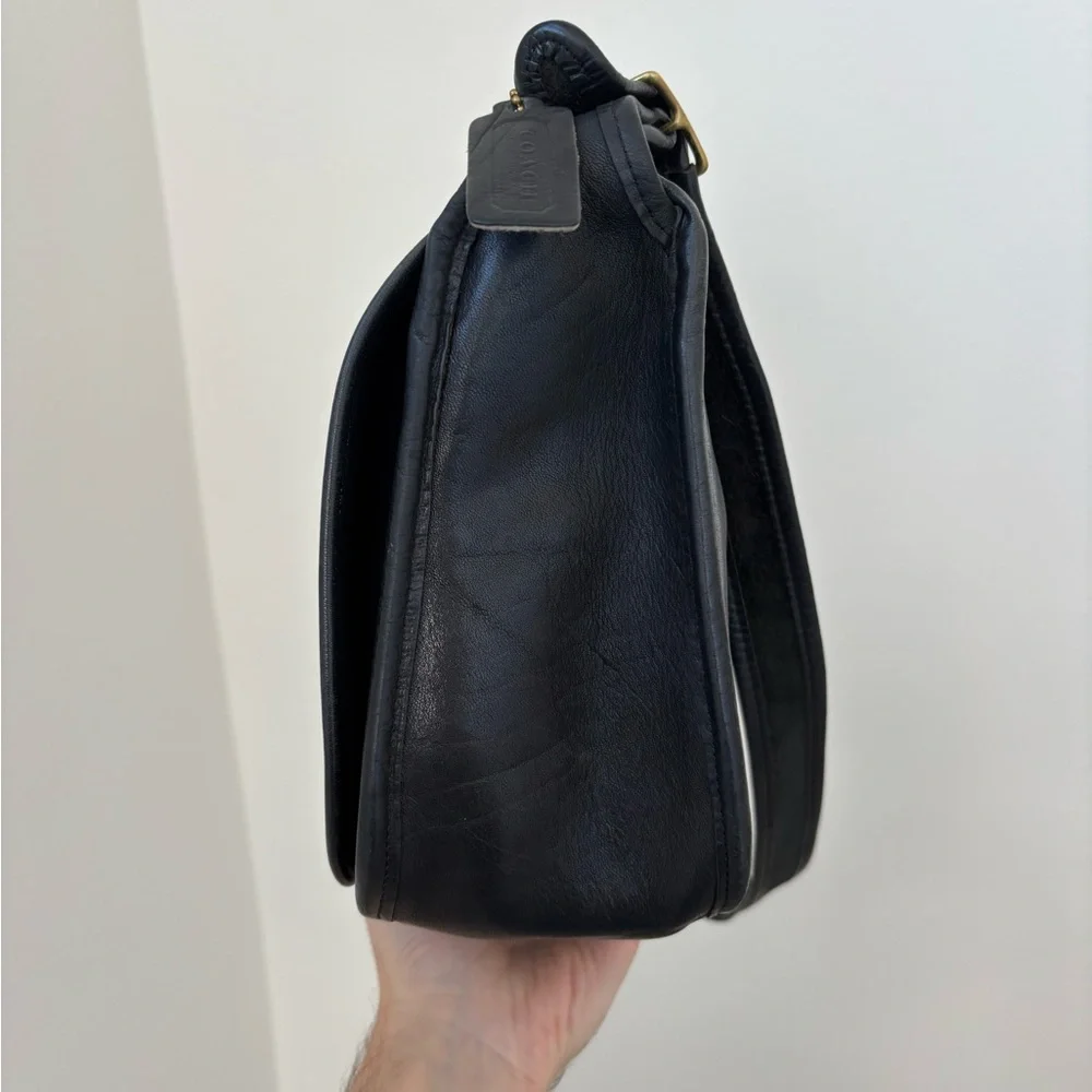 Vintage coach classic shoulder pouch - Picture 3 of 11